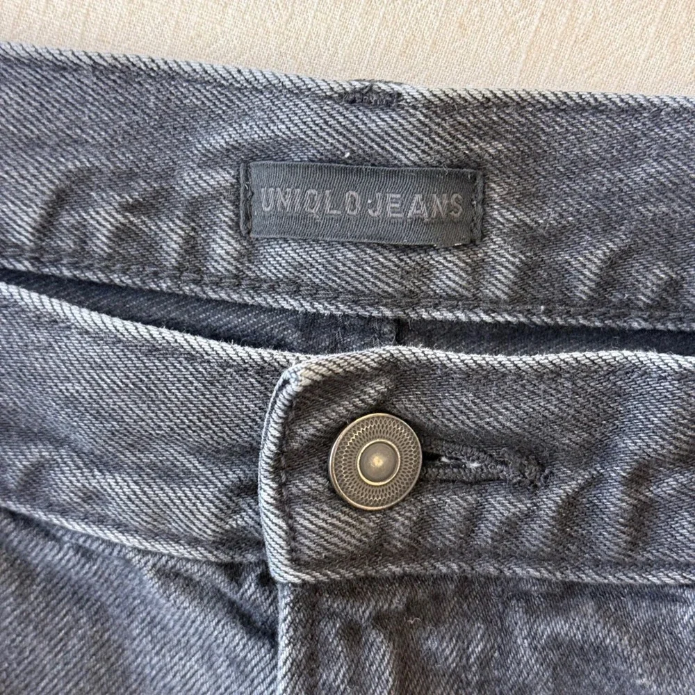 Uniqlo Relaxed Straight Jeans Mens 34 Black Denim Pants